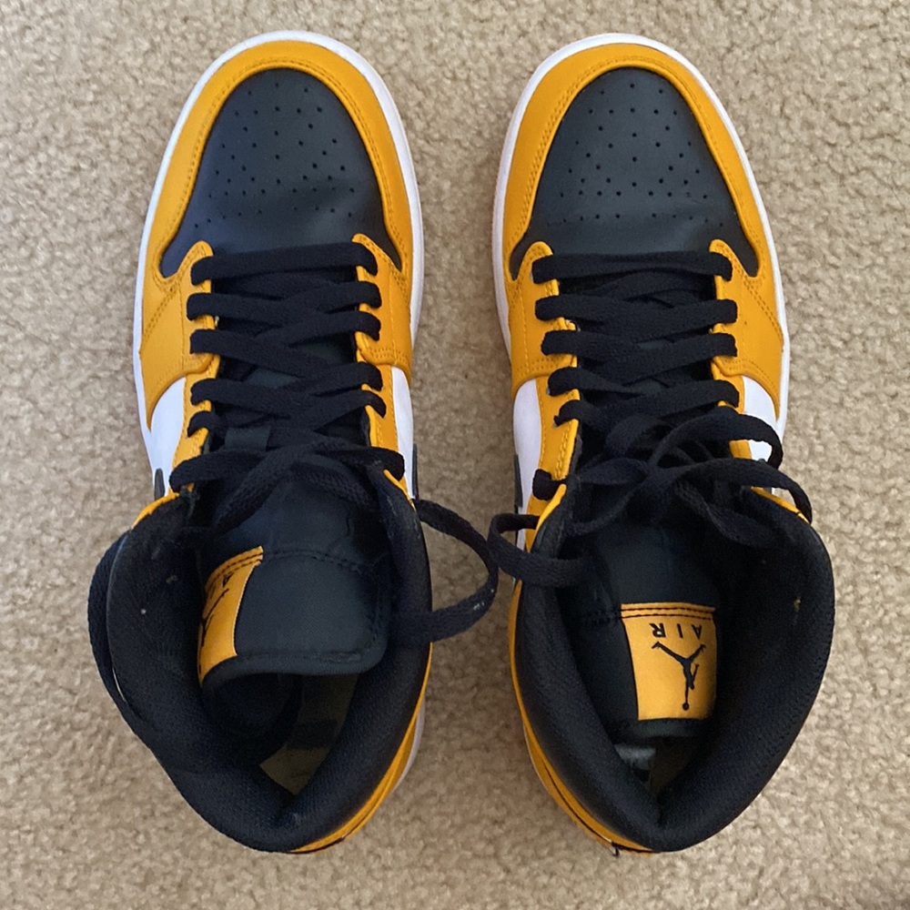 “THE TAXIS”